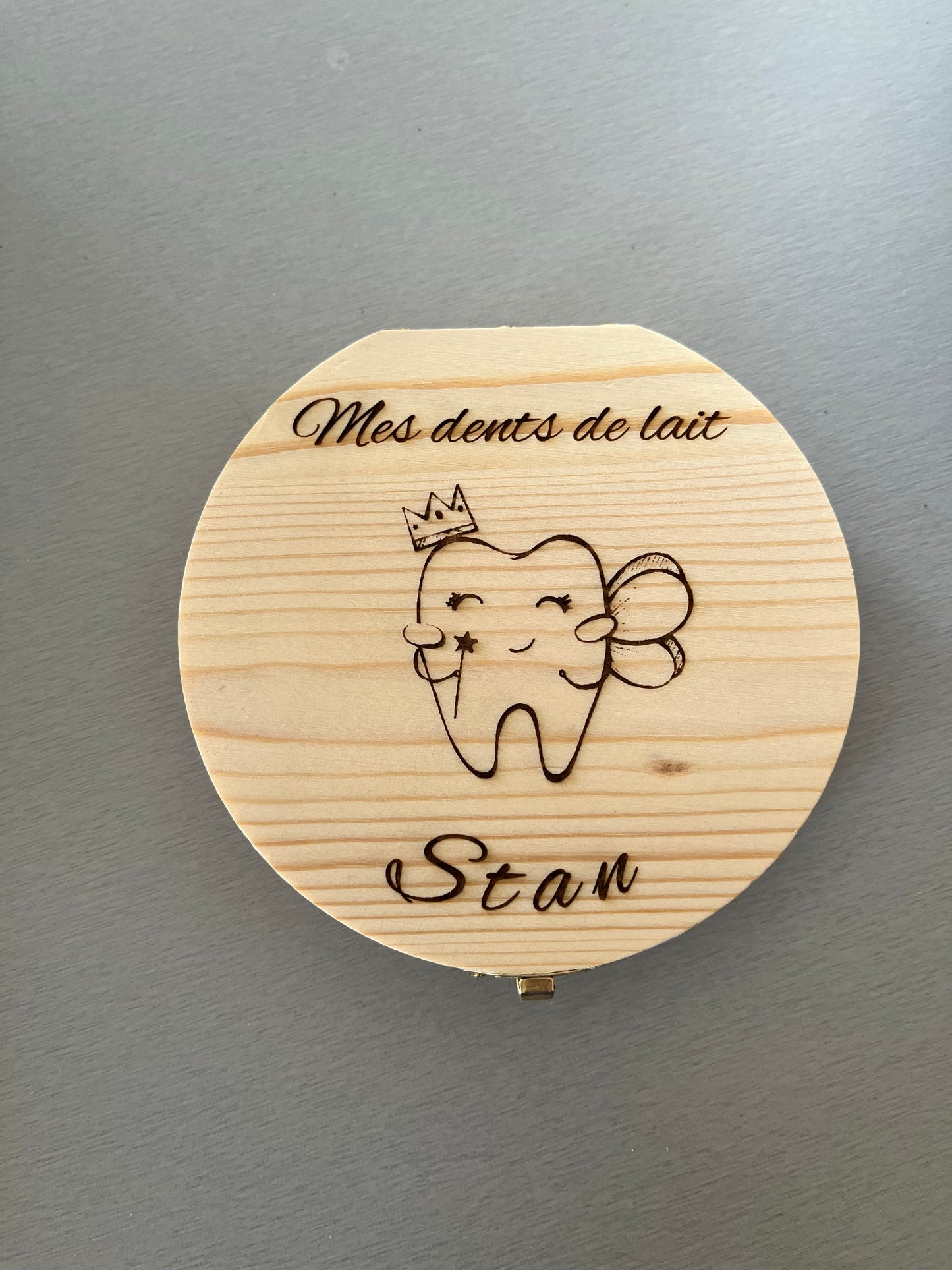 Customizable baby tooth box