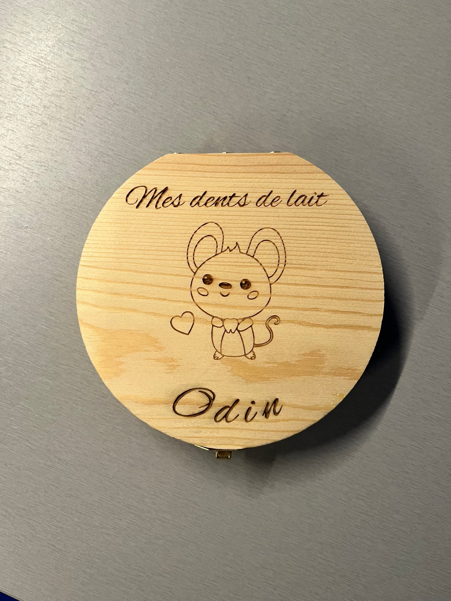 Customizable baby tooth box